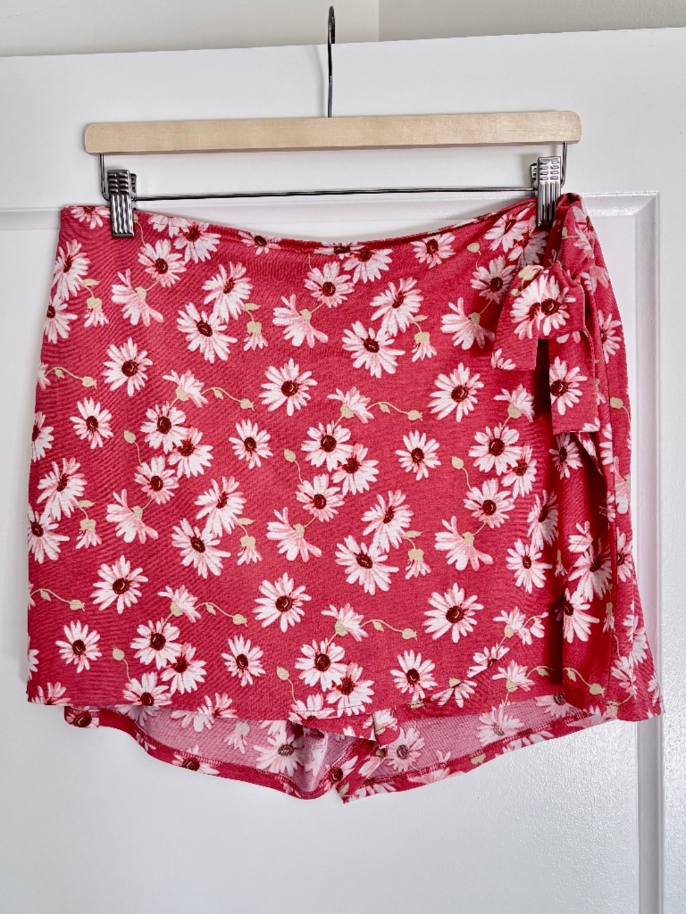 C. Est. 1946 Coral Pink Daisy Floral Wrap Skort Women’s Size Large
